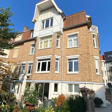 Les Clochettes - New! - With Sunny Balcony & Private Parking - Completely Renovated Vintage Appartement La Panne
