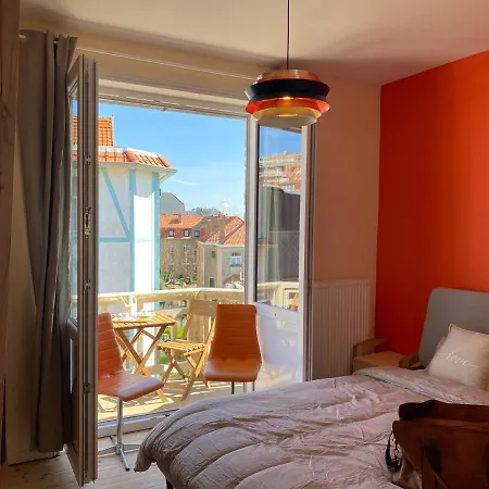 Les Clochettes - New! - With Sunny Balcony & Private Parking - Completely Renovated Vintage Appartement