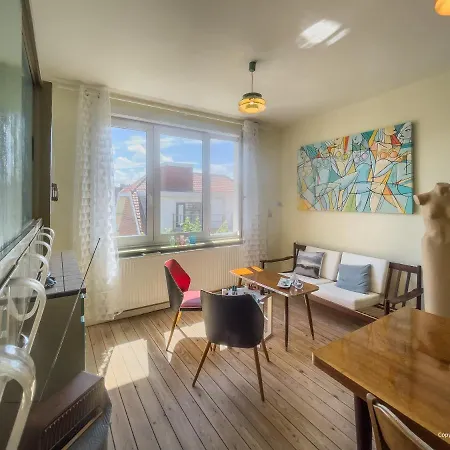 Les Clochettes - New! - With Sunny Balcony & Private Parking - Completely Renovated Vintage La Panne