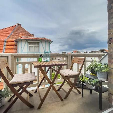 Appartement Les Clochettes - New! - With Sunny Balcony & Private Parking - Completely Renovated Vintage La Panne