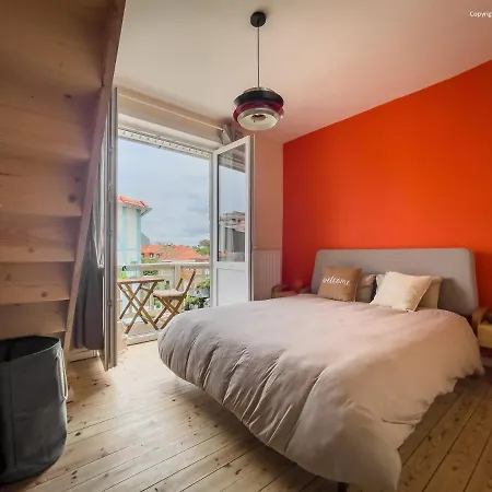 Les Clochettes - New! - With Sunny Balcony & Private Parking - Completely Renovated Vintage * La Panne